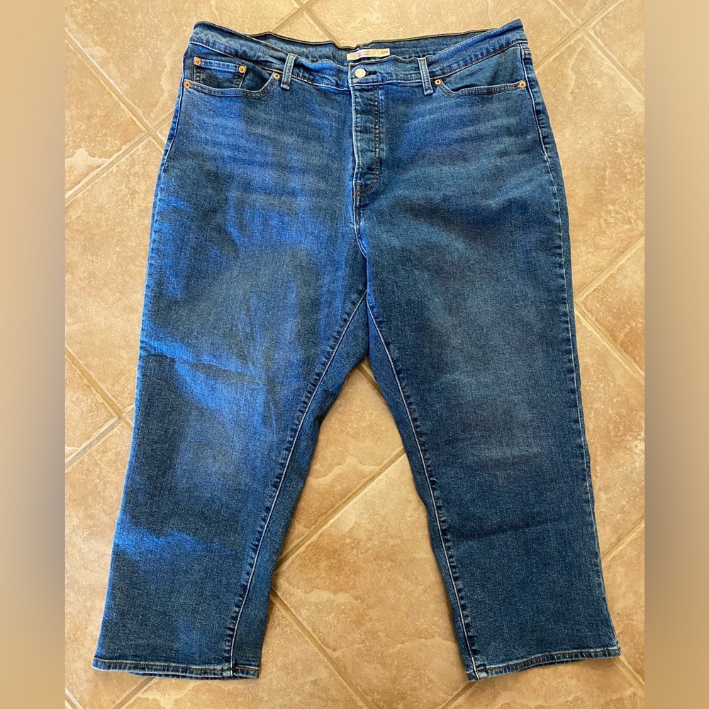 Levi’s Wedgie Straight Plus Size Jeans Capris Stretchy Size 22W